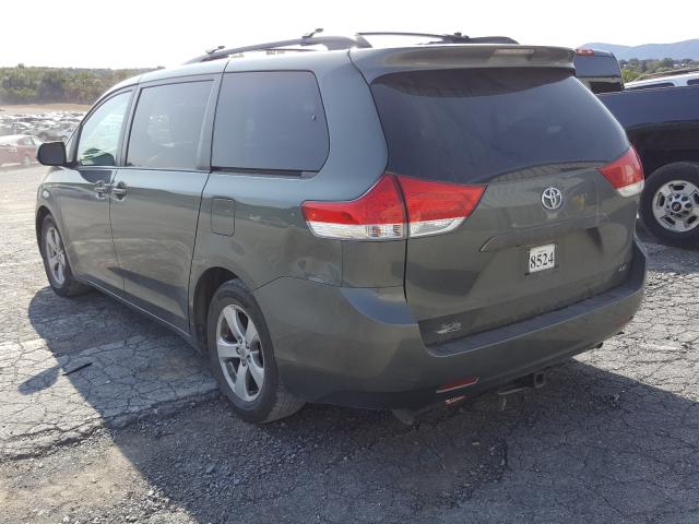 Photo 2 VIN: 5TDKK3DC6DS287596 - TOYOTA SIENNA LE 