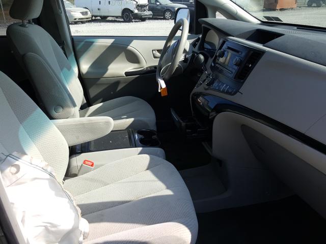 Photo 4 VIN: 5TDKK3DC6DS287596 - TOYOTA SIENNA LE 