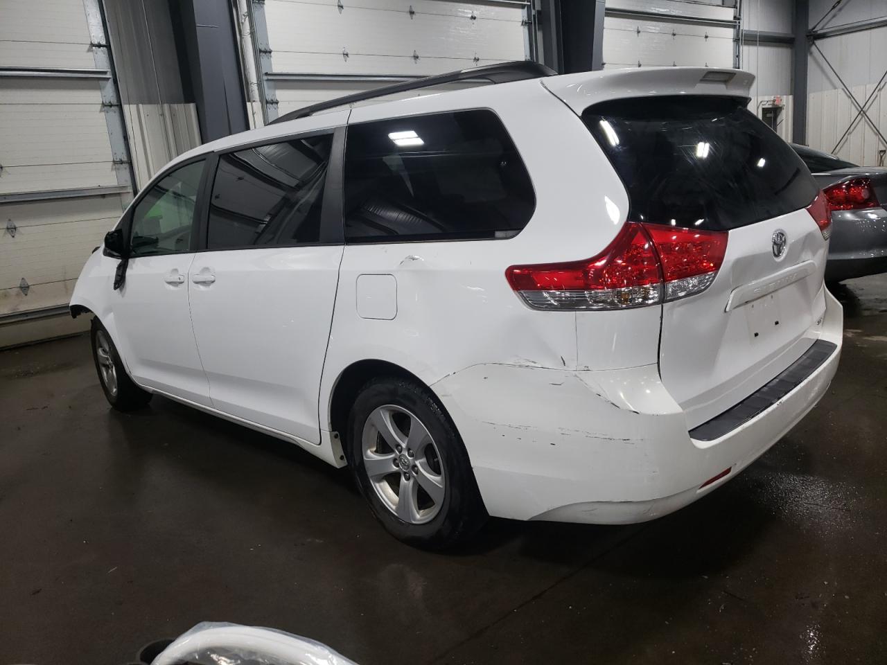 Photo 1 VIN: 5TDKK3DC6DS292670 - TOYOTA SIENNA 