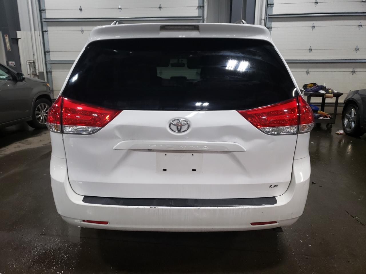 Photo 5 VIN: 5TDKK3DC6DS292670 - TOYOTA SIENNA 