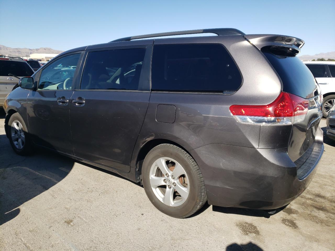 Photo 1 VIN: 5TDKK3DC6DS296461 - TOYOTA SIENNA 