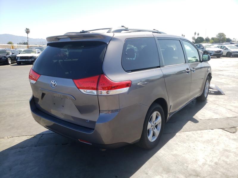 Photo 3 VIN: 5TDKK3DC6DS297822 - TOYOTA SIENNA LE 