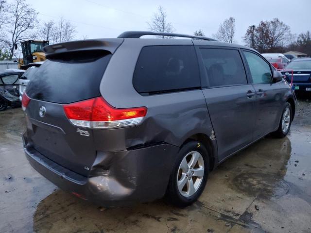 Photo 3 VIN: 5TDKK3DC6DS307474 - TOYOTA SIENNA LE 