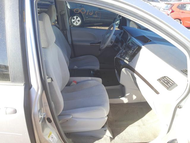 Photo 4 VIN: 5TDKK3DC6DS310777 - TOYOTA SIENNA LE 