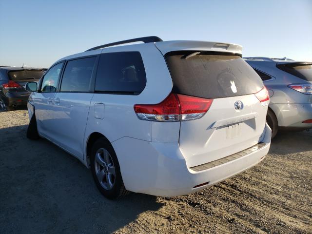 Photo 2 VIN: 5TDKK3DC6DS313422 - TOYOTA SIENNA LE 