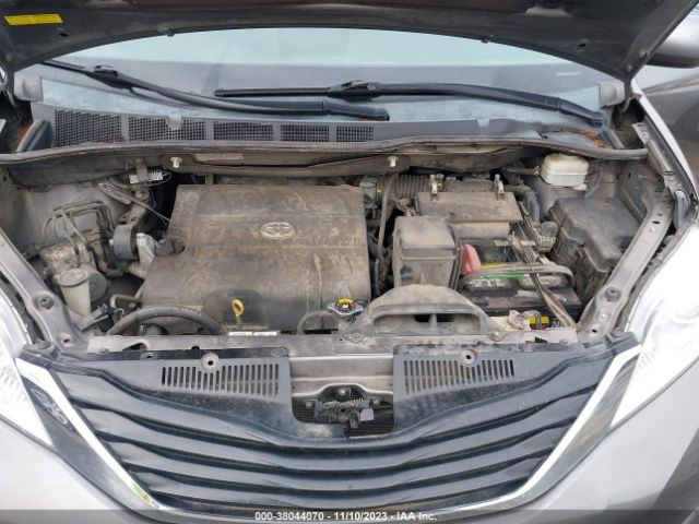 Photo 9 VIN: 5TDKK3DC6DS320144 - TOYOTA SIENNA 