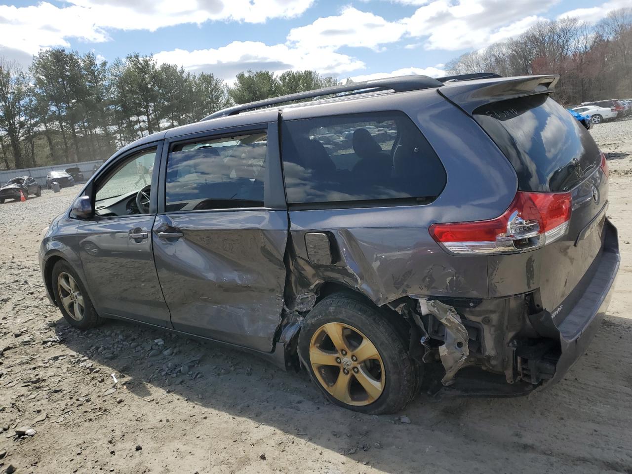 Photo 1 VIN: 5TDKK3DC6DS325537 - TOYOTA SIENNA 