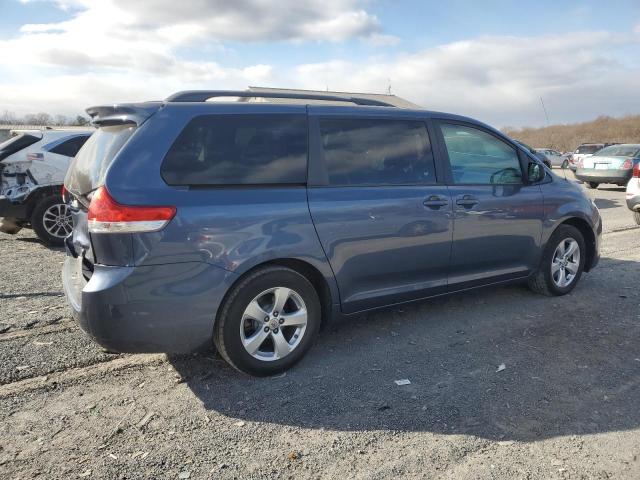 Photo 2 VIN: 5TDKK3DC6DS342709 - TOYOTA SIENNA LE 