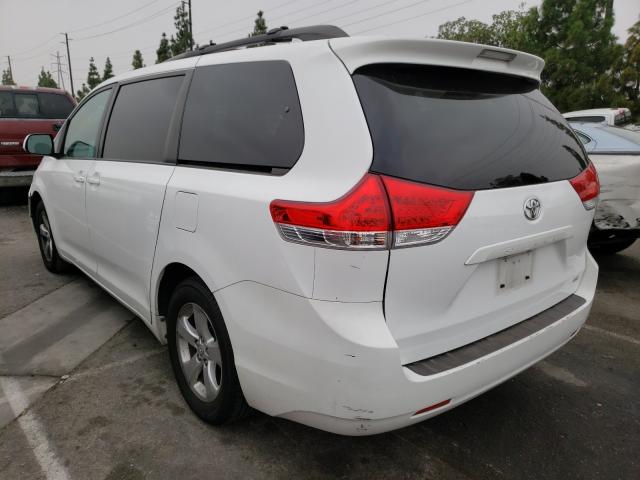 Photo 2 VIN: 5TDKK3DC6DS348090 - TOYOTA SIENNA LE 