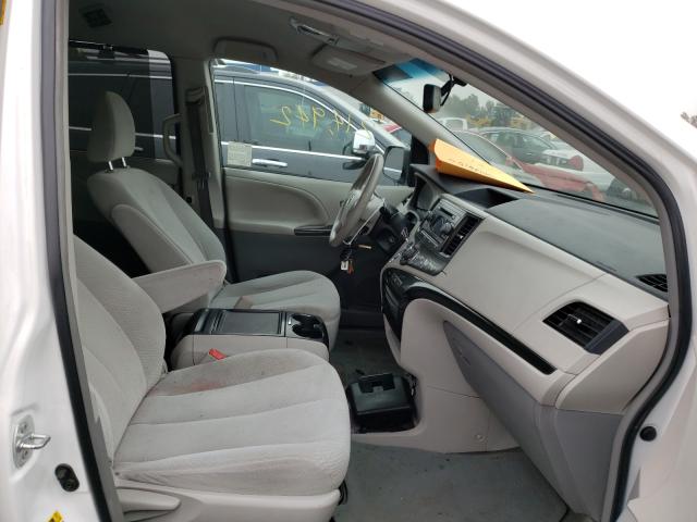 Photo 4 VIN: 5TDKK3DC6DS348090 - TOYOTA SIENNA LE 