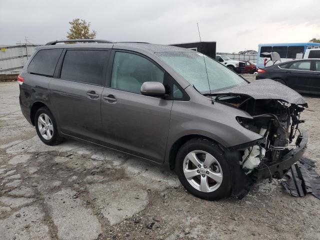 Photo 3 VIN: 5TDKK3DC6DS389044 - TOYOTA SIENNA LE 