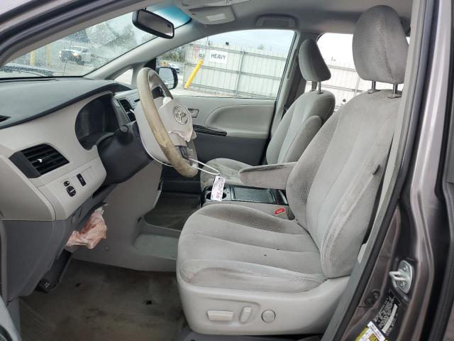 Photo 6 VIN: 5TDKK3DC6DS389044 - TOYOTA SIENNA LE 