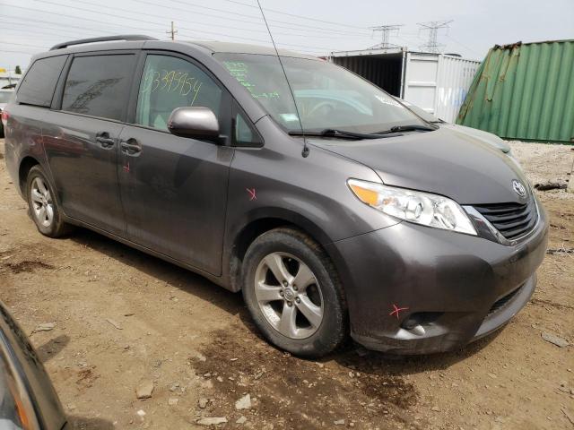 Photo 3 VIN: 5TDKK3DC6DS398309 - TOYOTA SIENNA LE 