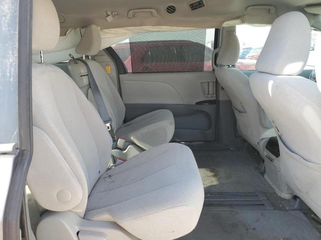 Photo 9 VIN: 5TDKK3DC6DS400754 - TOYOTA SIENNA LE 