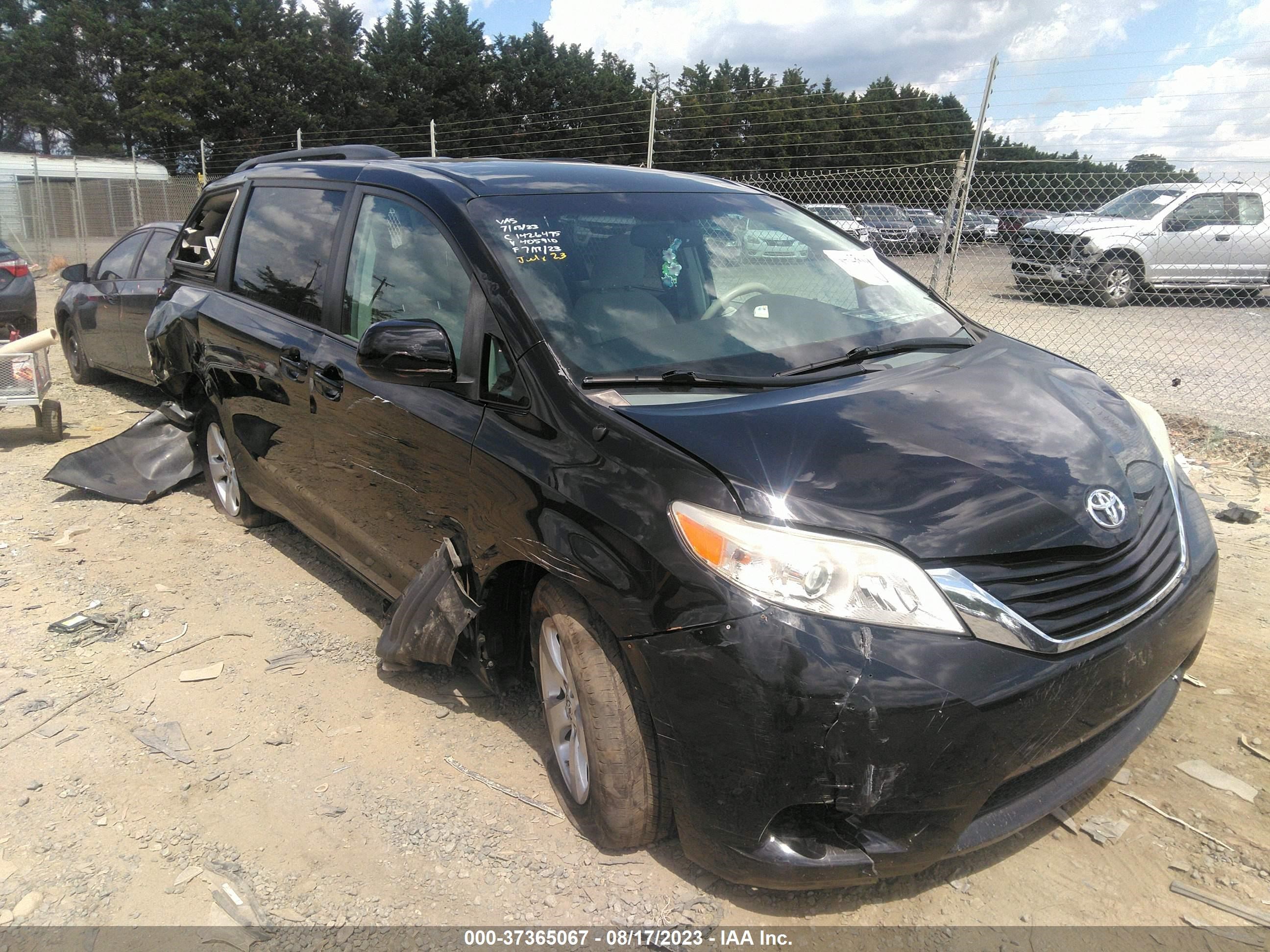 Photo 0 VIN: 5TDKK3DC6ES405910 - TOYOTA SIENNA 