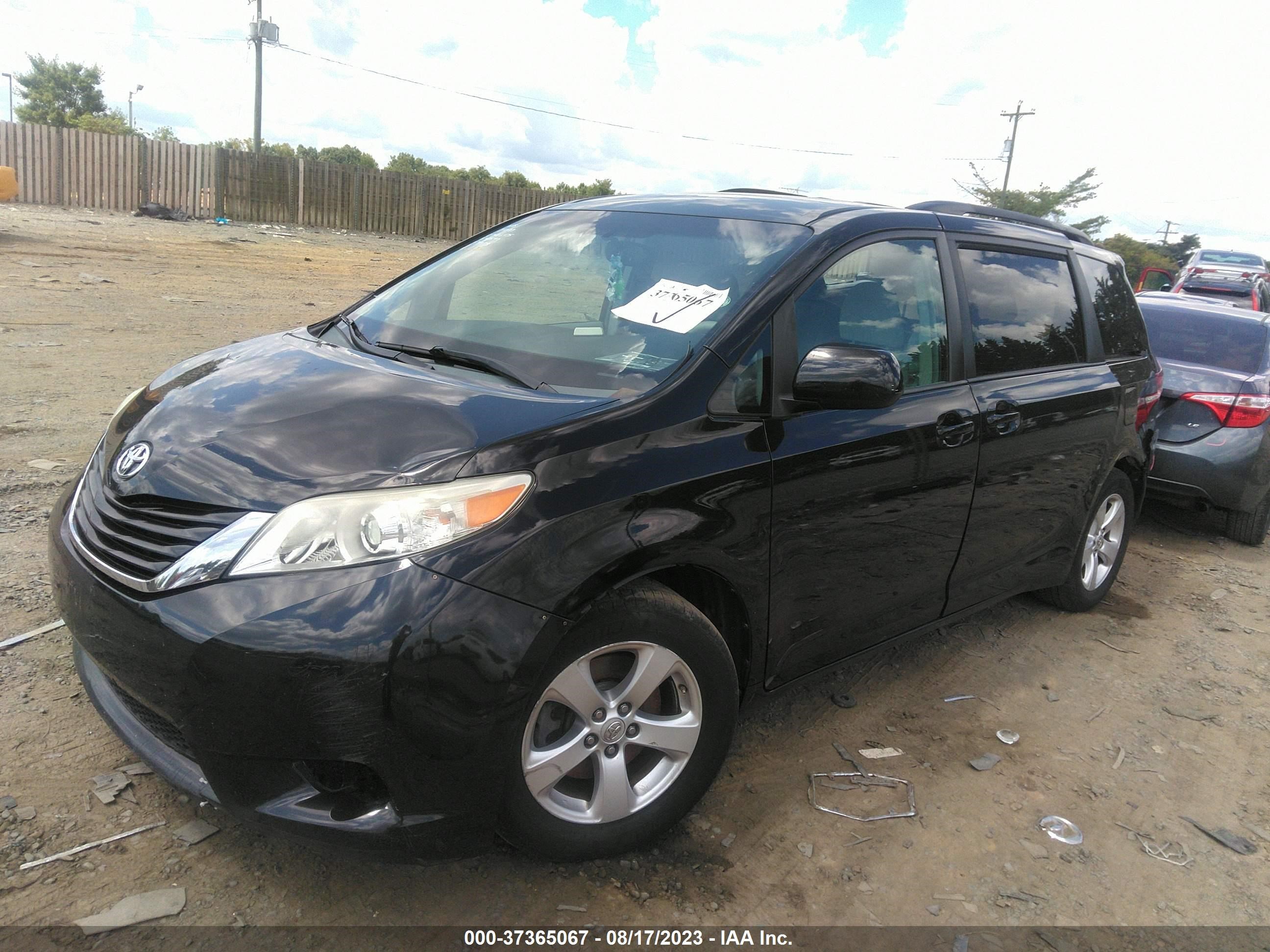 Photo 1 VIN: 5TDKK3DC6ES405910 - TOYOTA SIENNA 