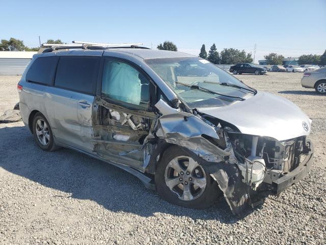 Photo 3 VIN: 5TDKK3DC6ES407737 - TOYOTA SIENNA LE 