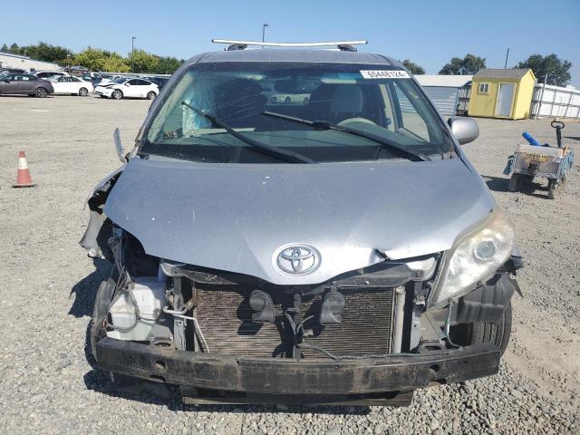 Photo 4 VIN: 5TDKK3DC6ES407737 - TOYOTA SIENNA LE 