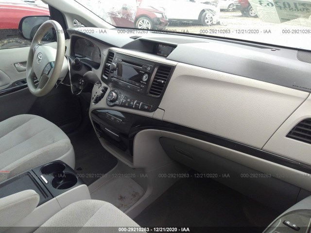 Photo 4 VIN: 5TDKK3DC6ES443007 - TOYOTA SIENNA 