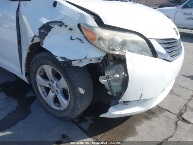 Photo 5 VIN: 5TDKK3DC6ES445517 - TOYOTA SIENNA 