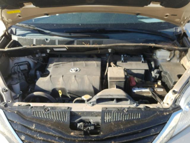 Photo 6 VIN: 5TDKK3DC6ES472426 - TOYOTA SIENNA LE 