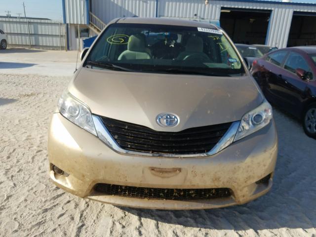 Photo 8 VIN: 5TDKK3DC6ES472426 - TOYOTA SIENNA LE 