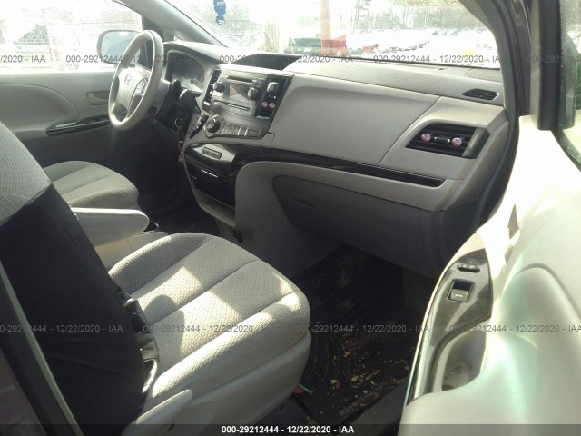 Photo 4 VIN: 5TDKK3DC6ES517879 - TOYOTA SIENNA 