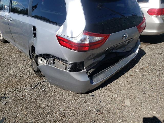 Photo 8 VIN: 5TDKK3DC6FS553122 - TOYOTA SIENNA LE 