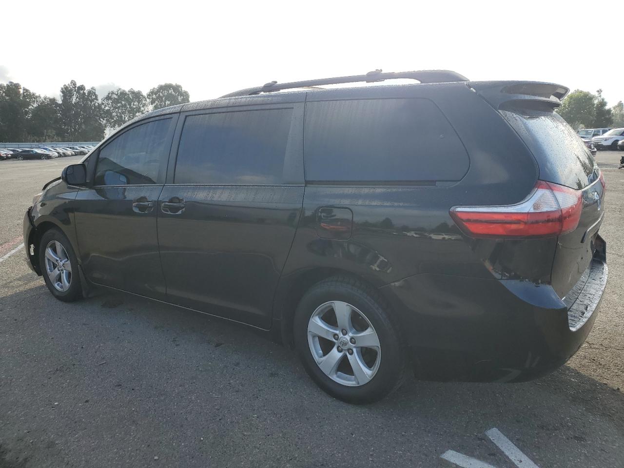 Photo 1 VIN: 5TDKK3DC6FS581776 - TOYOTA SIENNA 