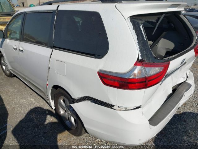 Photo 2 VIN: 5TDKK3DC6FS611875 - TOYOTA SIENNA 