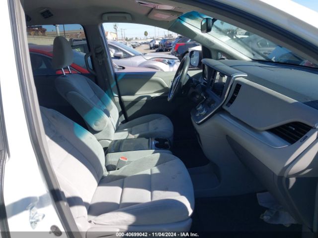 Photo 4 VIN: 5TDKK3DC6FS611875 - TOYOTA SIENNA 