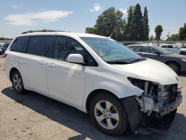 Photo 3 VIN: 5TDKK3DC6FS623833 - TOYOTA SIENNA LE 