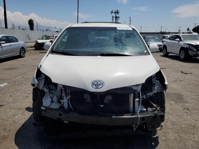 Photo 4 VIN: 5TDKK3DC6FS623833 - TOYOTA SIENNA LE 