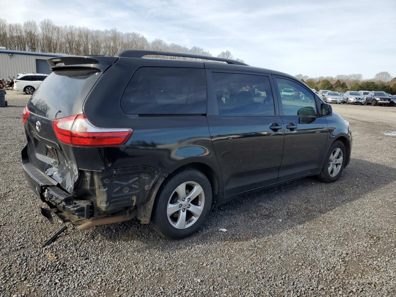 Photo 2 VIN: 5TDKK3DC6FS624495 - TOYOTA SIENNA 