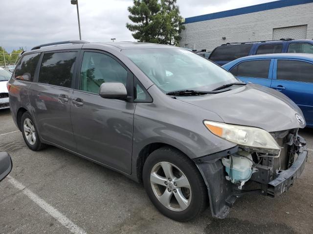 Photo 3 VIN: 5TDKK3DC6FS651700 - TOYOTA SIENNA LE 