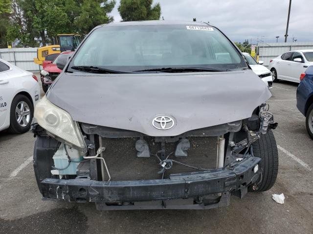 Photo 4 VIN: 5TDKK3DC6FS651700 - TOYOTA SIENNA LE 