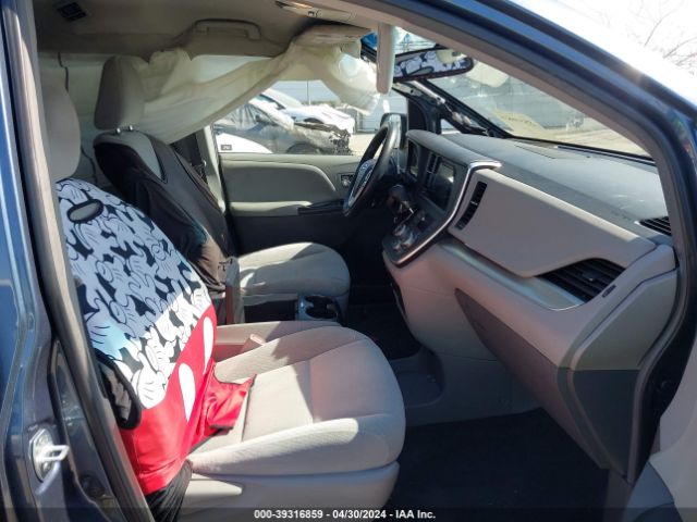 Photo 4 VIN: 5TDKK3DC6FS675415 - TOYOTA SIENNA 