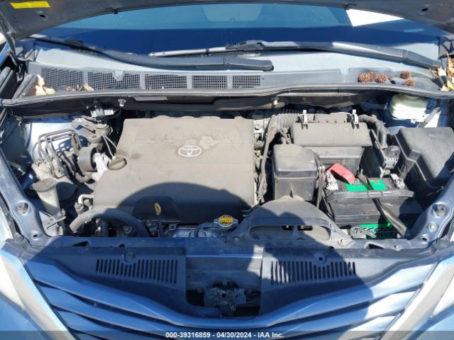 Photo 9 VIN: 5TDKK3DC6FS675415 - TOYOTA SIENNA 