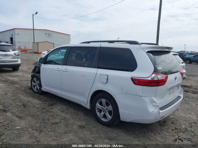 Photo 2 VIN: 5TDKK3DC6FS679464 - TOYOTA SIENNA 