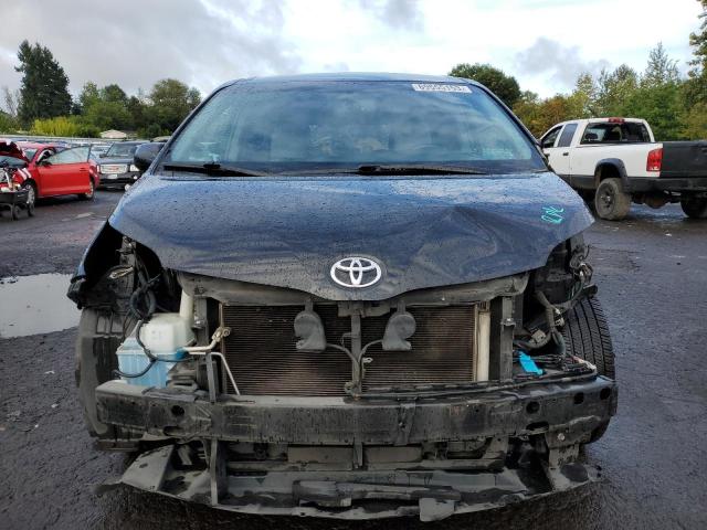 Photo 4 VIN: 5TDKK3DC6FS688441 - TOYOTA SIENNA LE 