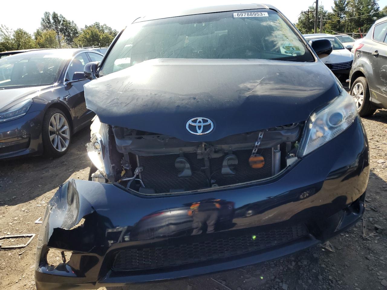 Photo 4 VIN: 5TDKK3DC6GS702100 - TOYOTA SIENNA 