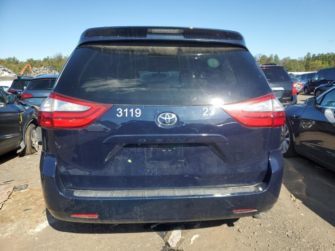 Photo 5 VIN: 5TDKK3DC6GS702100 - TOYOTA SIENNA 