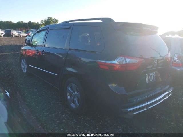 Photo 2 VIN: 5TDKK3DC6GS711735 - TOYOTA SIENNA 