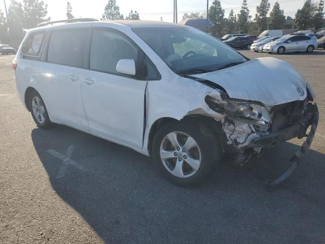 Photo 3 VIN: 5TDKK3DC6GS716319 - TOYOTA SIENNA LE 