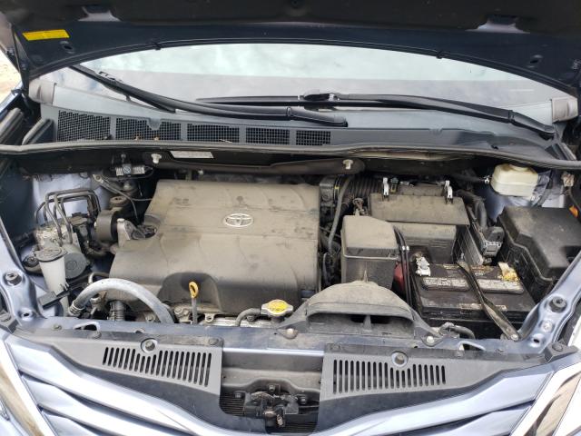 Photo 6 VIN: 5TDKK3DC6GS721648 - TOYOTA SIENNA LE 