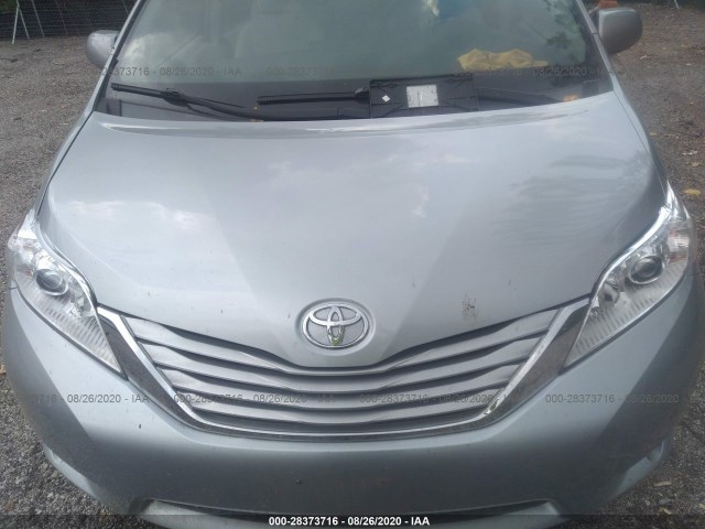 Photo 9 VIN: 5TDKK3DC6GS734352 - TOYOTA SIENNA 