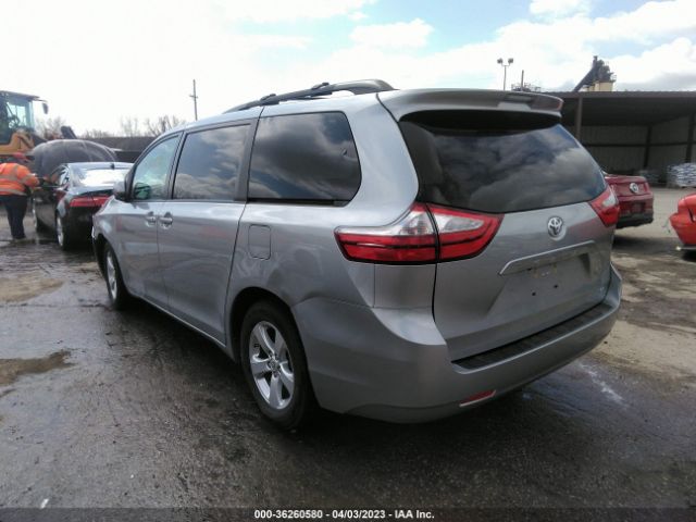 Photo 2 VIN: 5TDKK3DC6GS752480 - TOYOTA SIENNA 