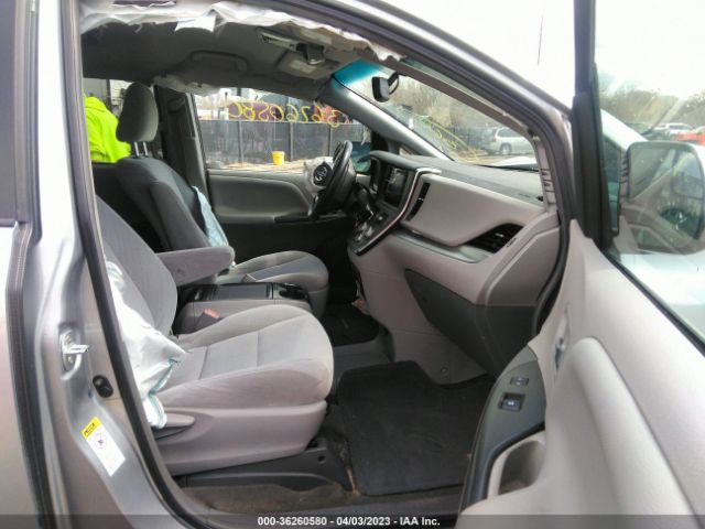 Photo 4 VIN: 5TDKK3DC6GS752480 - TOYOTA SIENNA 