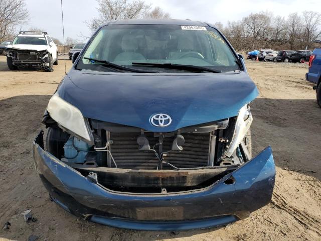 Photo 4 VIN: 5TDKK3DC7BS007374 - TOYOTA SIENNA LE 