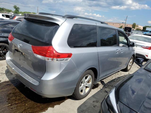 Photo 2 VIN: 5TDKK3DC7BS013711 - TOYOTA SIENNA LE 